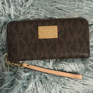 Michael Kors Logo Wallet